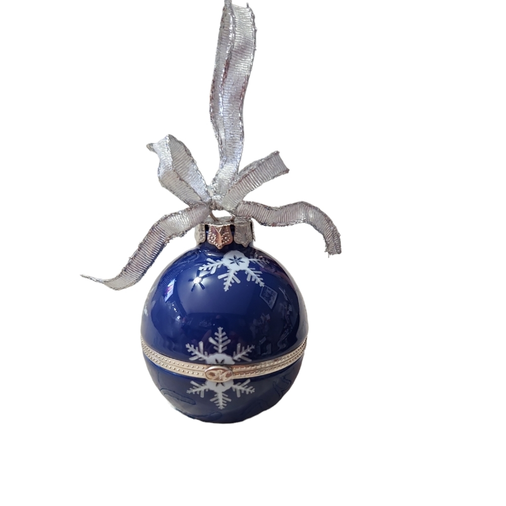 Creative Memories 2004 blue porcelain trinket Christmas Ornament